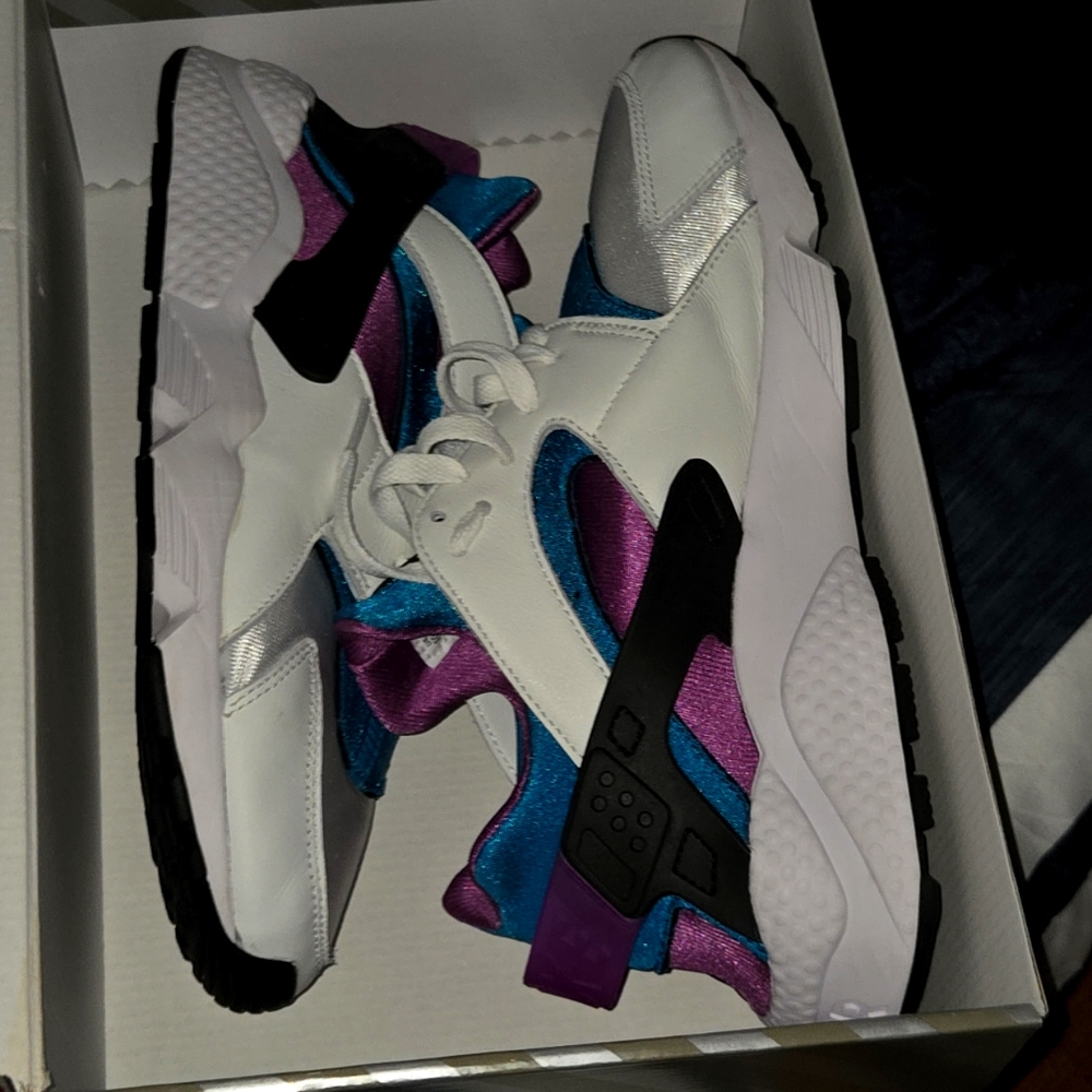 White and Purple Sneakers for Everyday Style